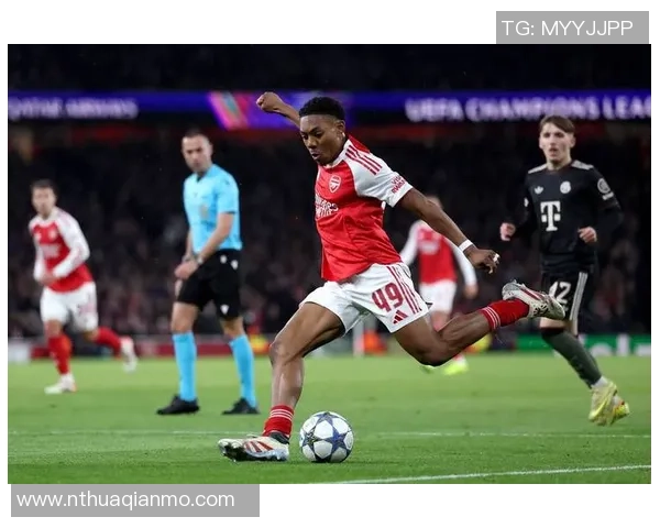 国王杯激战:拜仁狂胜阿森纳6-2全场沸腾瞬间回顾 国王杯激战:拜仁狂胜阿森纳6-2全场沸腾瞬间回顾